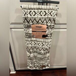 Wrangler Ultra Plush Throw Blanket - Brown and White Horse